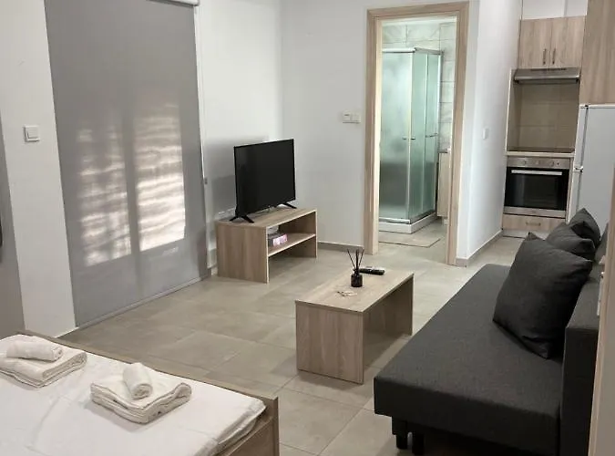 Modern City Center Studio Saripolou